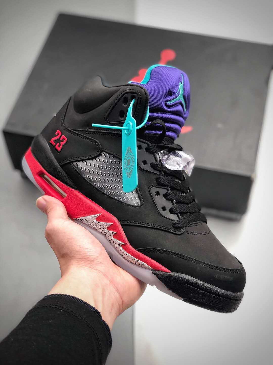Air Jordan 5 Retro Top 3 CZ1786-001 - Stylish and Classic Sneakers
