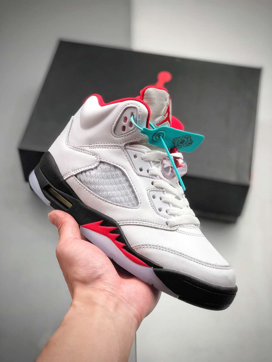 Air Jordan 5 Retro 'Fire Red' 2020 DA1911-102 - Classic Design For Sneaker Enthusiasts