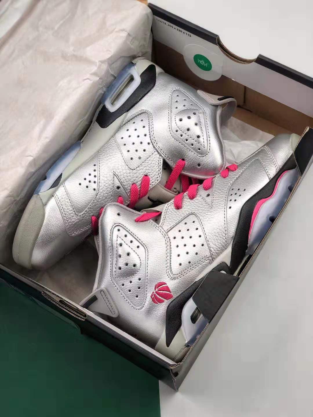 Air Jordan 6 Retro 'Valentines Day' 543390-009 - Limited Edition Sneakers