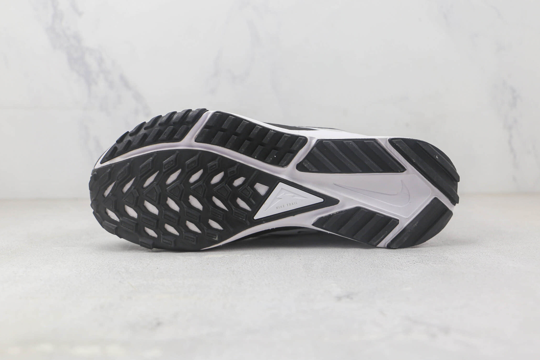 Nike Fabric React Pegasus Trial 4 Sneakers - Premium Comfort and Durability