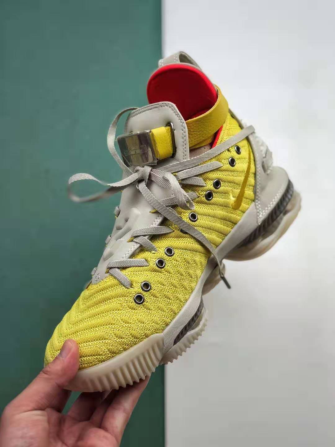 Nike LeBron 16 HFR Harlem Stage 16 CI1144-700 - Limited Edition Basketball Shoes