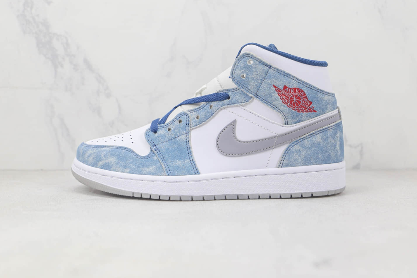 Air Jordan 1 Mid SE 'Euro Tour' CW7589-100: Classic Design with European flair