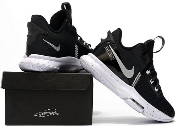 Nike LeBron Witness 5 - Black White: Superior Performance & Style