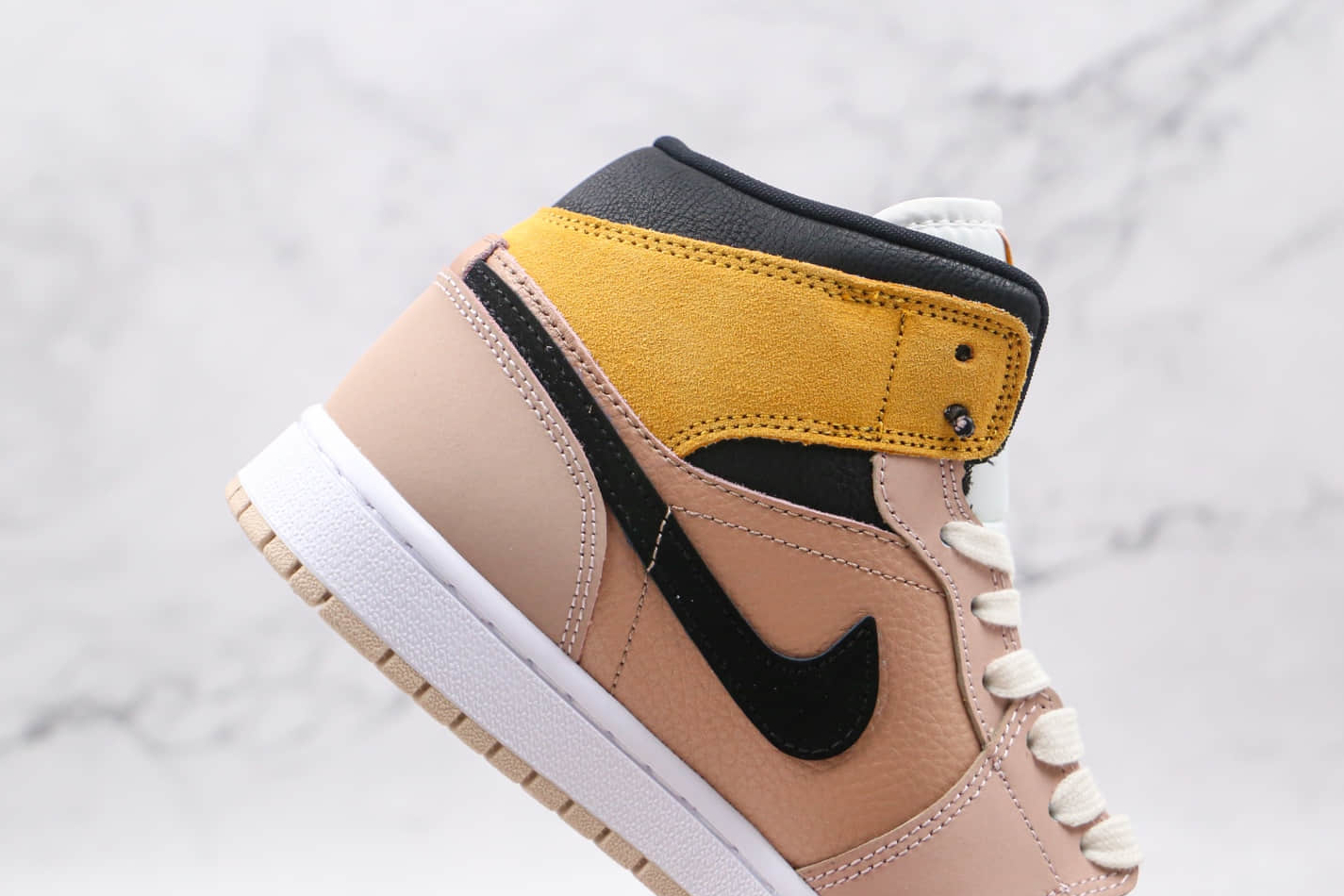 Air Jordan 1 Mid SE 'Particle Beige' DD2224-200: Stylish and Premium Sneakers for a Trendy Look