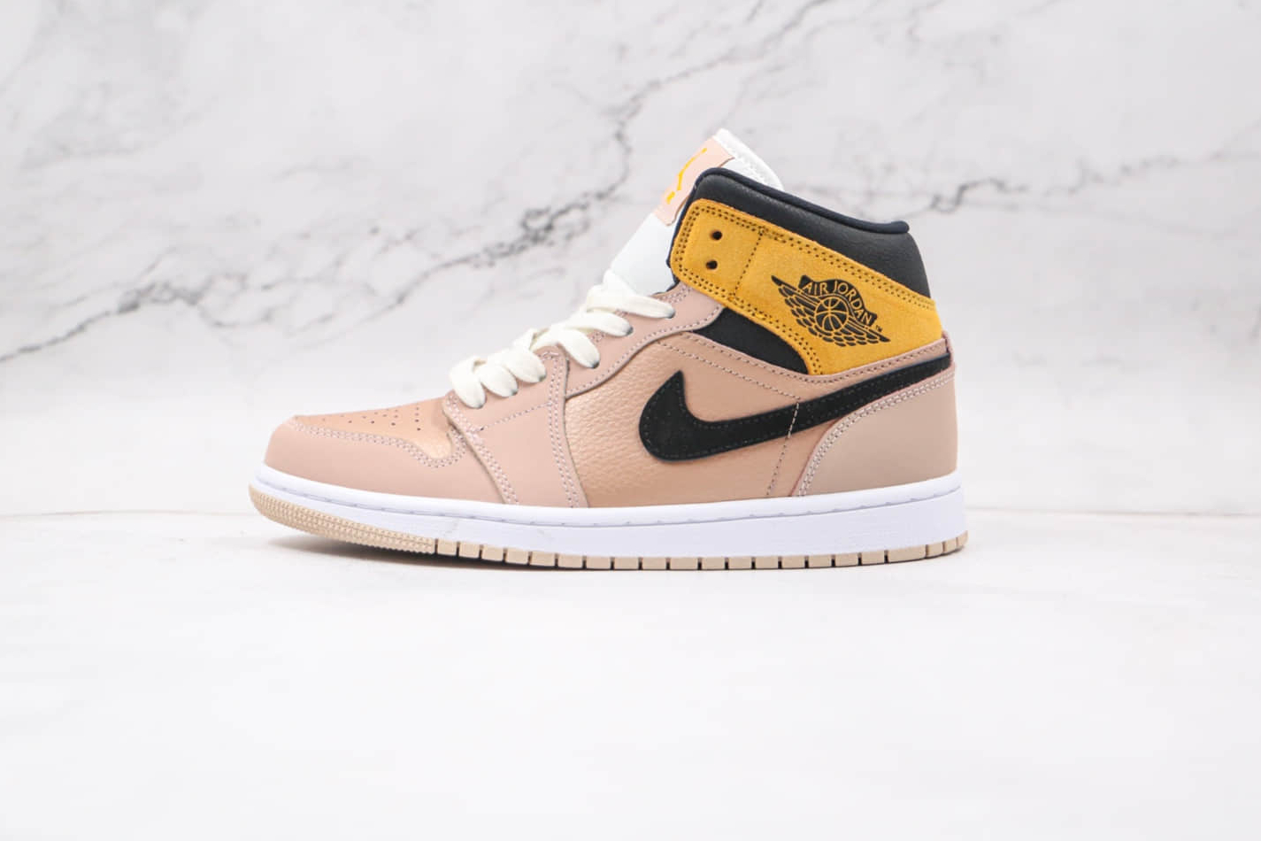 Air Jordan 1 Mid SE 'Particle Beige' DD2224-200: Stylish and Premium Sneakers for a Trendy Look