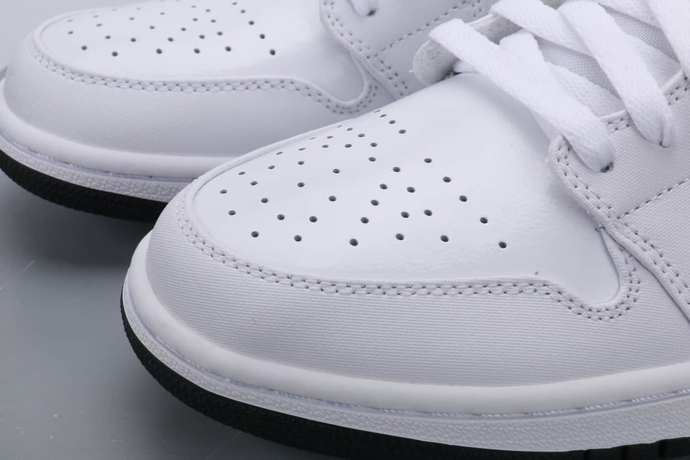 Air Jordan 1 Low 'Multi-Color Swoosh' CW7009-100 | Versatile and Stylish Sneakers