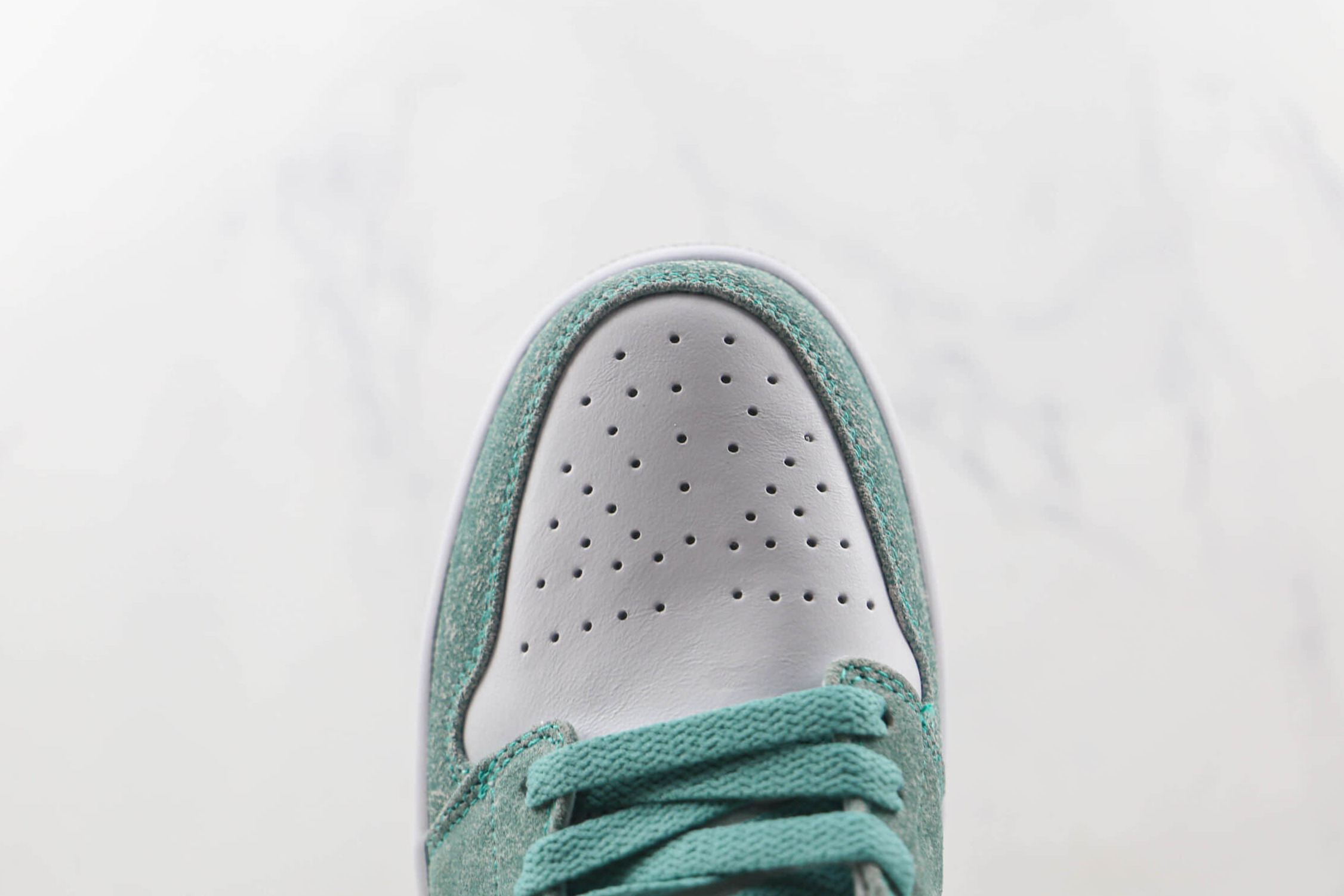Air Jordan 1 Low 'New Emerald' DN3705-301 - Stylish & Classic Sneakers