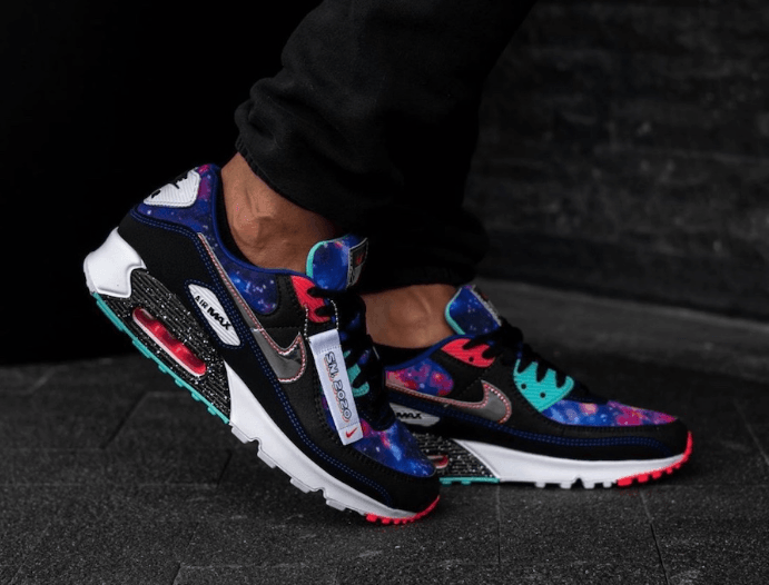 Nike Air Max 90 'Supernova 2020' CW6018-001: Exquisite Design and Unmatched Comfort