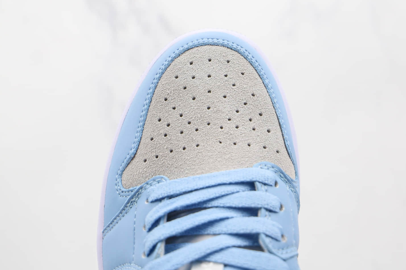 Air Jordan 1 Low 'Aluminum' DC0774-050 - Stylish and Trendy Sneakers | Limited Stock