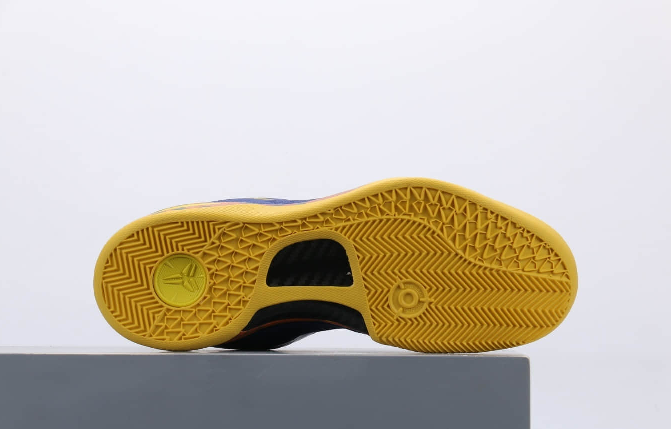 Nike Kobe 8 System 'Barcelona' 555035-402 | Lightweight and Dynamic Style