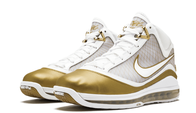 Nike Air Max LeBron 7 Retro QS 'China Moon' 2020 | Limited Edition Basketball Shoes