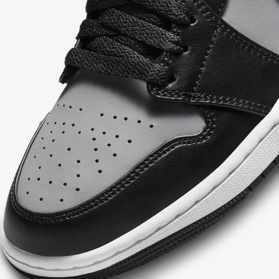 Air Jordan 1 Mid 'Shadow' 554724-096 - Icy Style for Street Sneakerheads