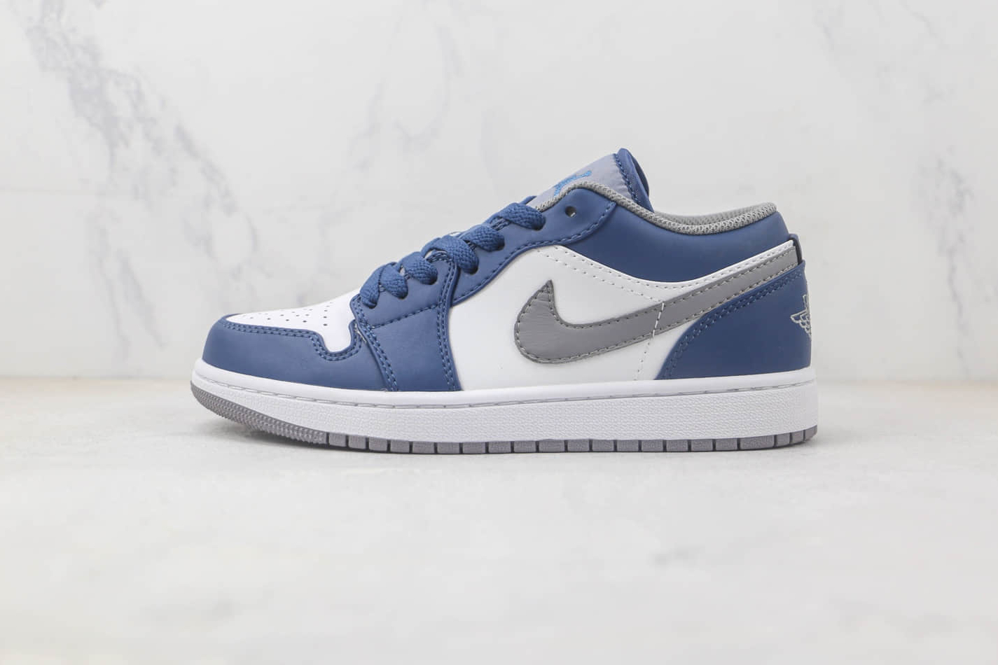 Air Jordan 1 Low 'UNC' 553558-144: Classic Style & Comfort