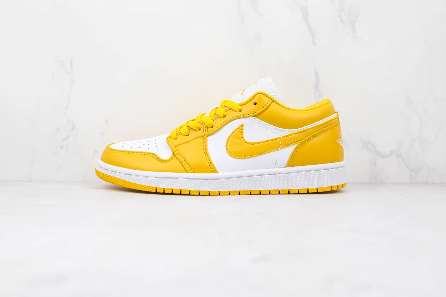 Air Jordan 1 Low 'Pollen' - Stylish and Iconic Sneakers for Men - Limited Edition!