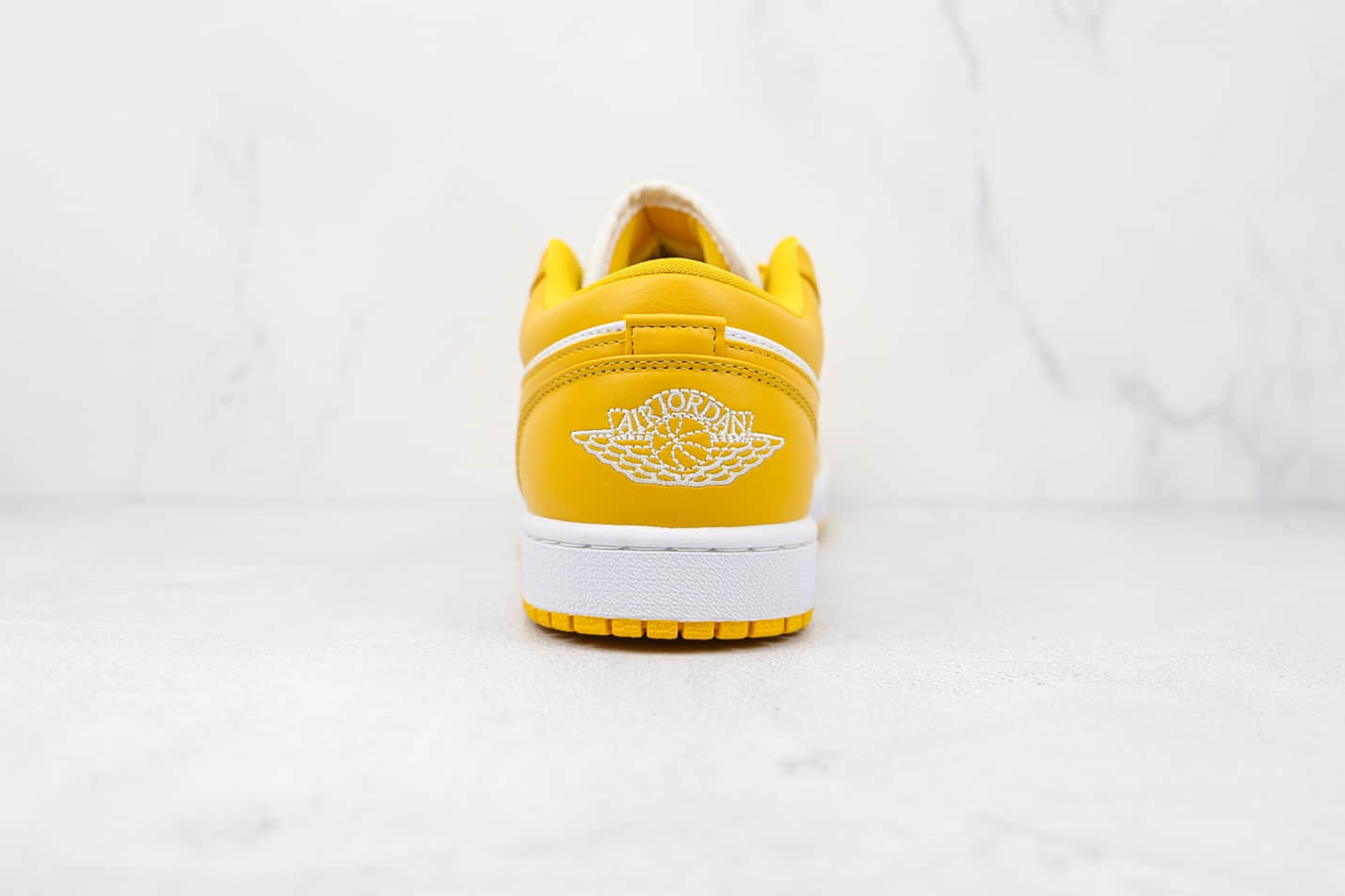 Air Jordan 1 Low 'Pollen' - Stylish and Iconic Sneakers for Men - Limited Edition!