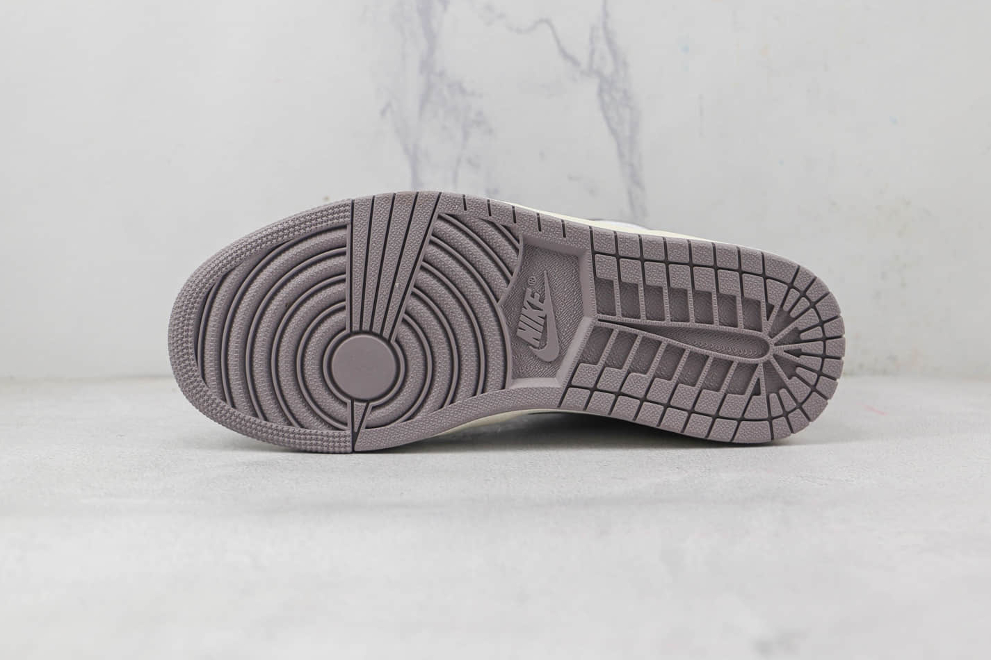 Air Jordan 1 Low 'Vintage Grey' - Classic Style with Modern Twist