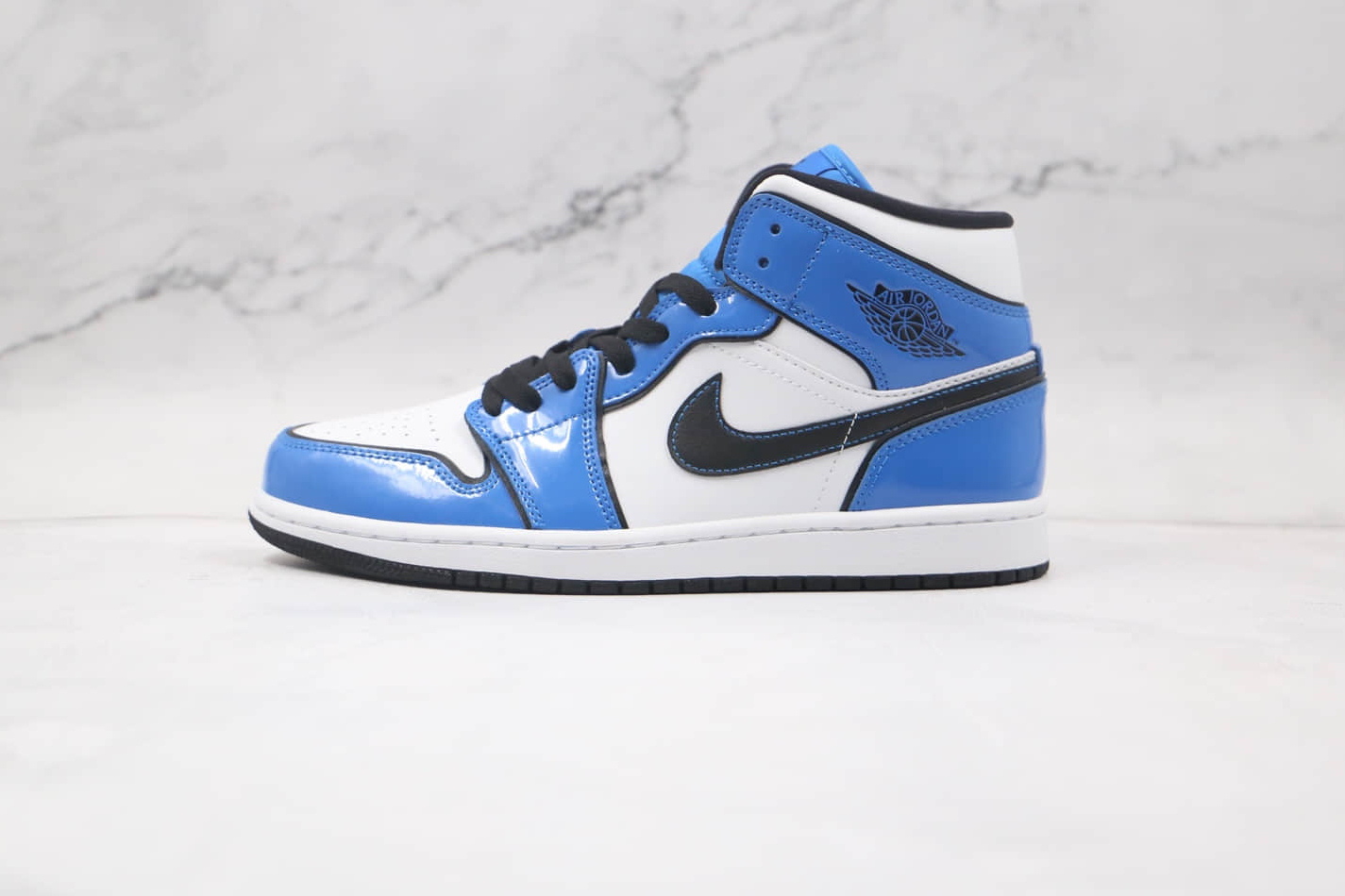Air Jordan 1 Mid SE Signal Blue DD6834-402: Stylish and Iconic Sneaker Unleashed!