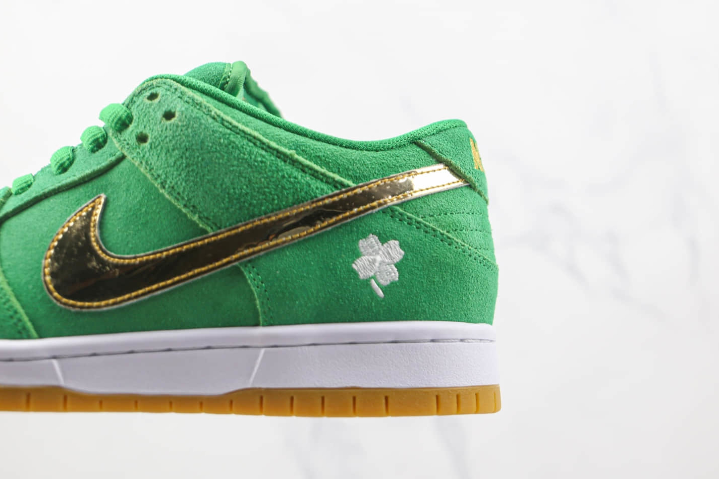 Nike Dunk Low SB 'St. Patricks' BQ6817-303 | Limited Edition Sneakers