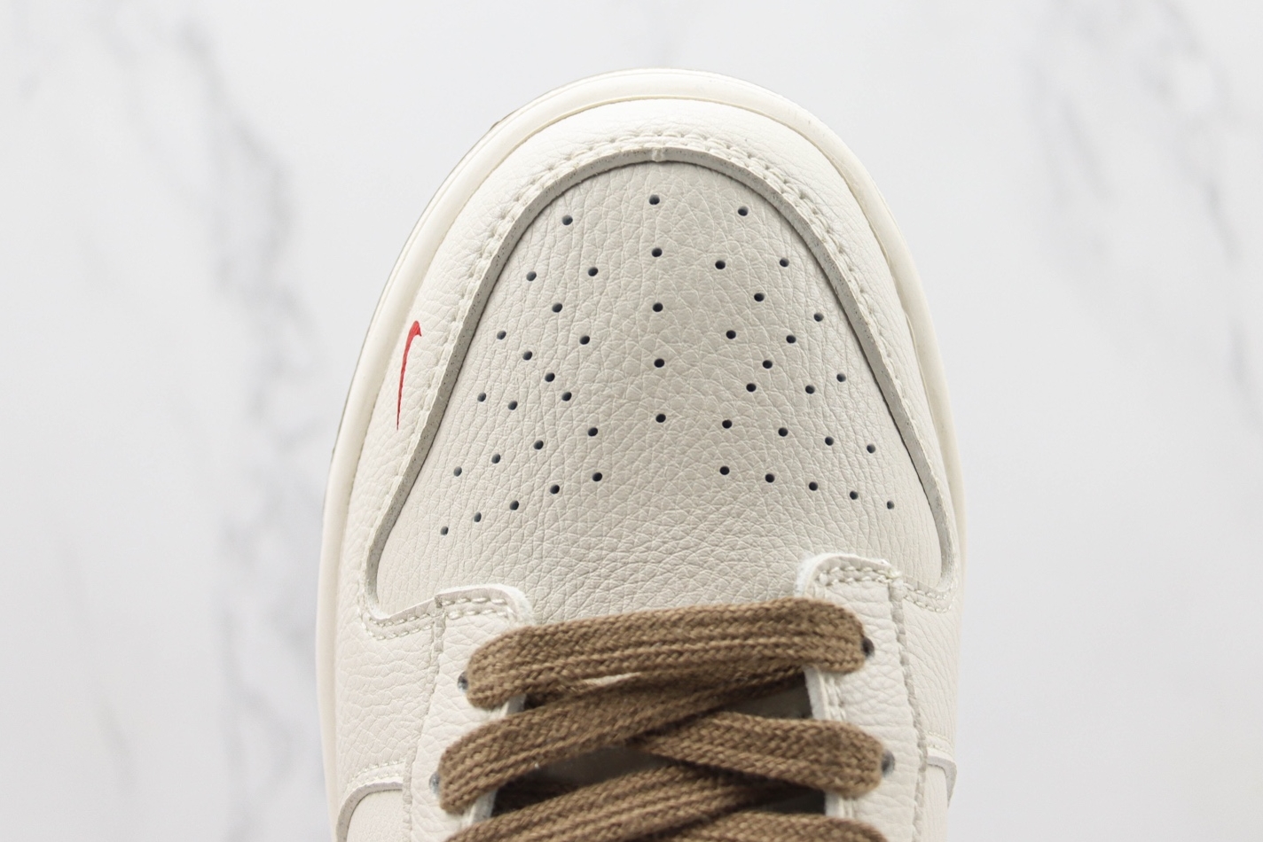 Supreme x Nike SB Dunk Low Milky White Brown Red XD6188-001 - Limited Edition Sneakers