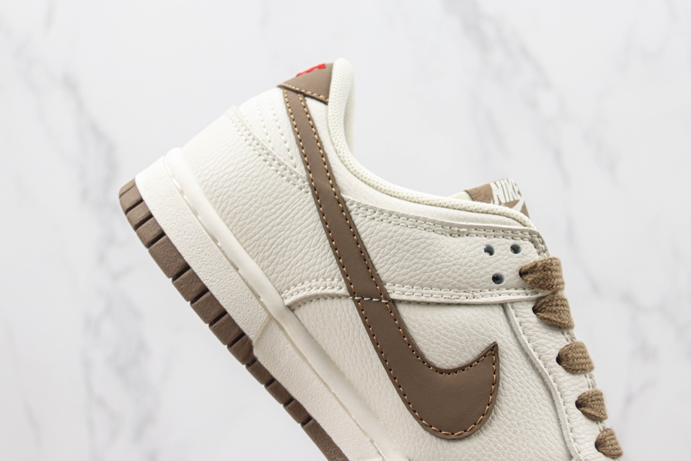 Supreme x Nike SB Dunk Low Milky White Brown Red XD6188-001 - Limited Edition Sneakers