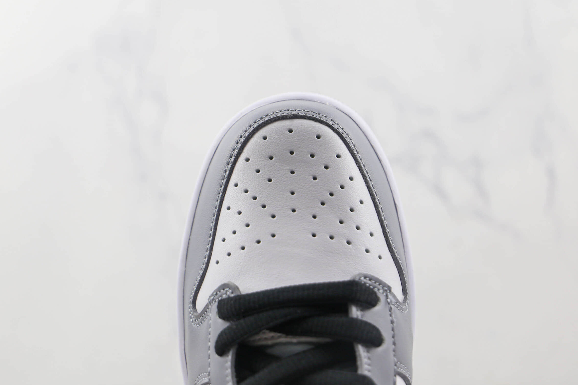 Nike SB Dunk Low SE Smoke Grey Black White 316272-092 - Stylish and Versatile Sneakers in Cool Tones