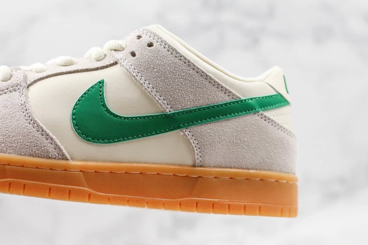 Nike SB Dunk Low Pro Retro White Green SKU Sports Running Shoes 854866-121: Shop the Latest Nike Styles at [Website Name]