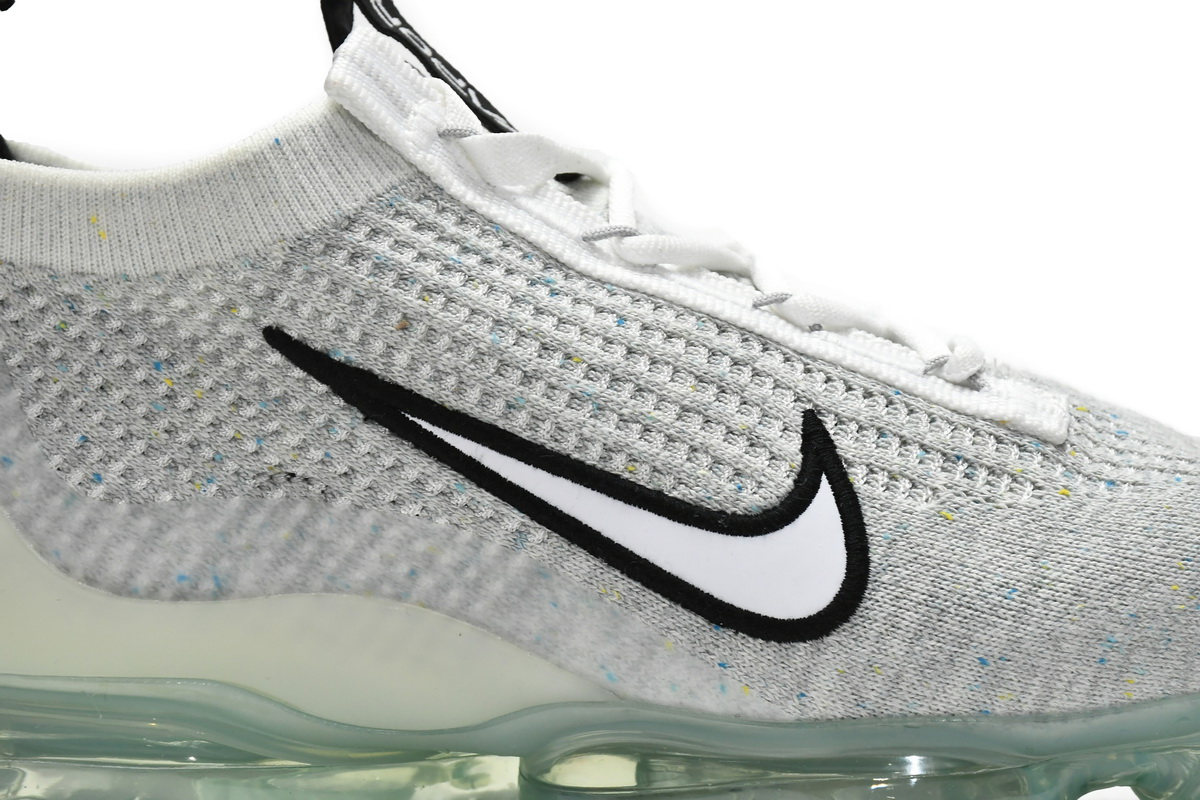 Nike Air VaporMax 2021 Flyknit DH4084-100 - Sleek Monochrome Design with Unmatched Comfort.